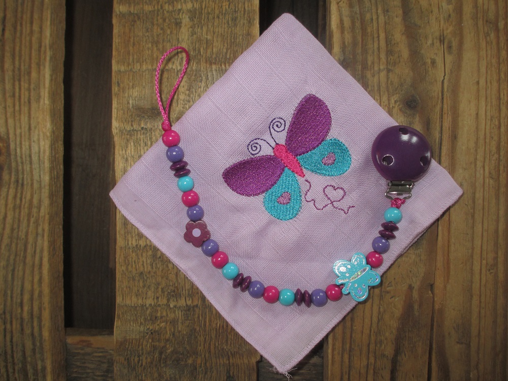 GS Nuscheli und Nuggikette violett-rosa mit Schmetterling
