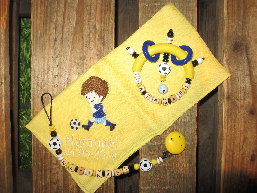 Set gelb-blau mit Fussballer