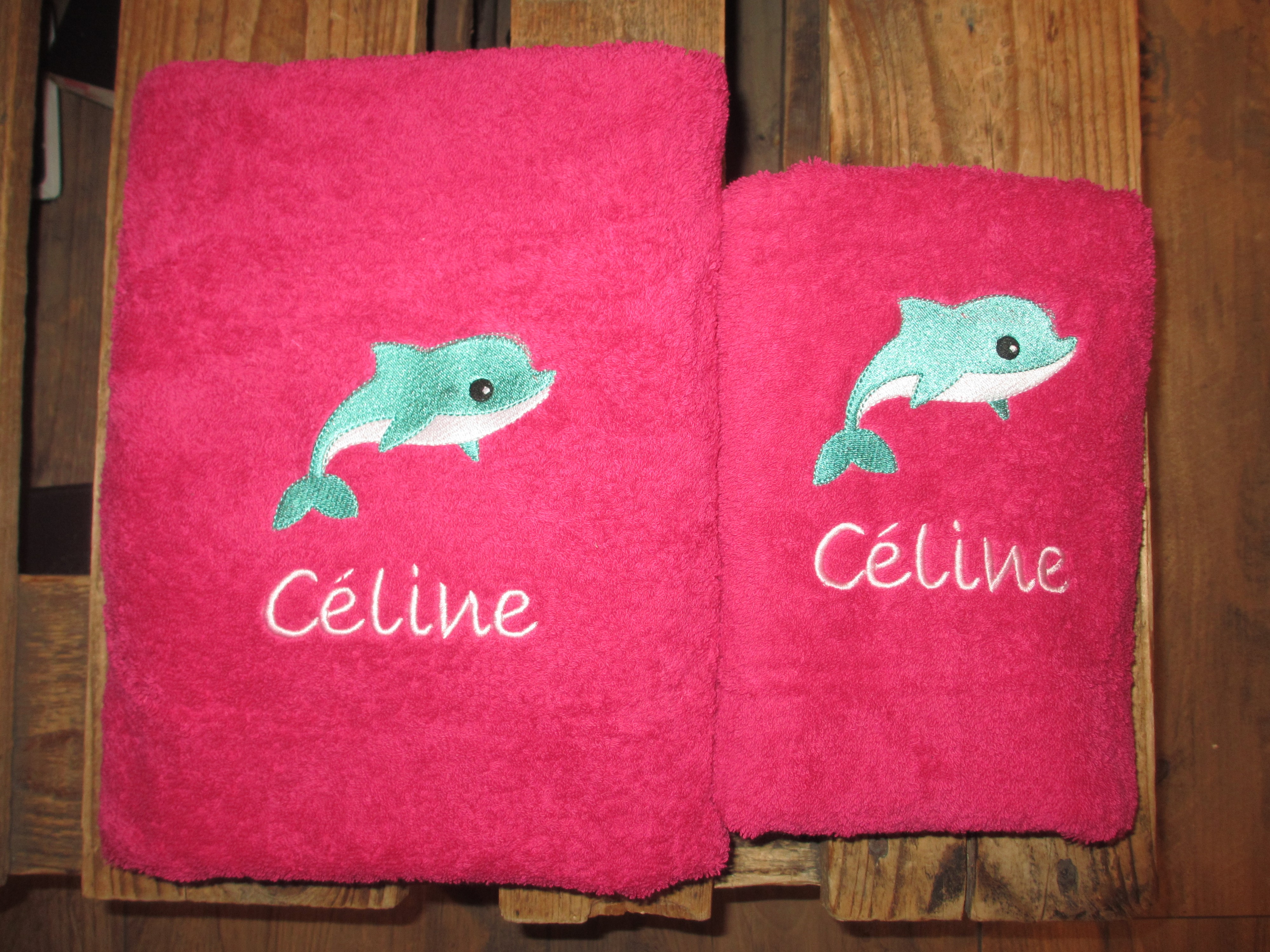 Dusch- und Handtuchset pink mit Delfin